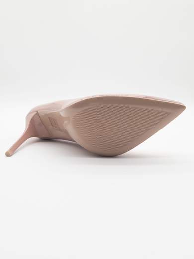 Nude patent pumps with stiletto heel