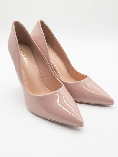 Nude patent pumps with stiletto heel