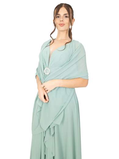 Abito lungo da cerimonia con stola e dettaglio gioiello