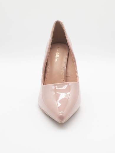 Nude patent pumps with stiletto heel
