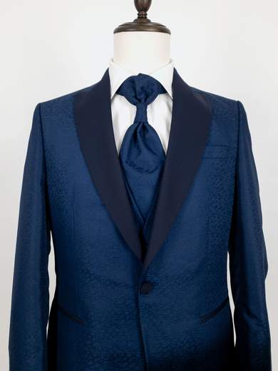 Men’s Drop 8 Slim Fit suit for formal occasions