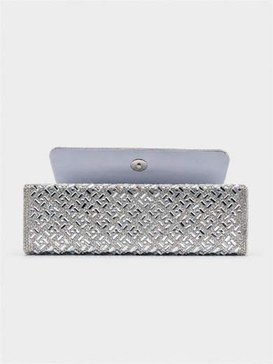 Pochette argento con strass e doppia portabilità