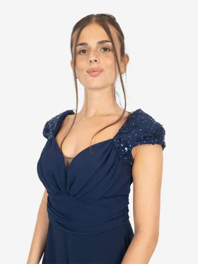 Tuta Elegante da Cerimonia con Stola – Stile e Raffinatezza