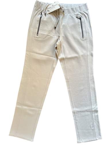 BARBARA LEBEK 25700042