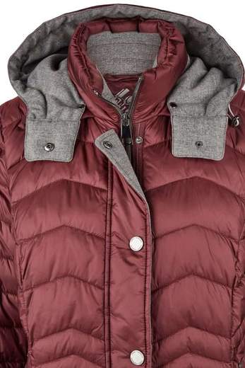 BARBARA LEBEK 31050052