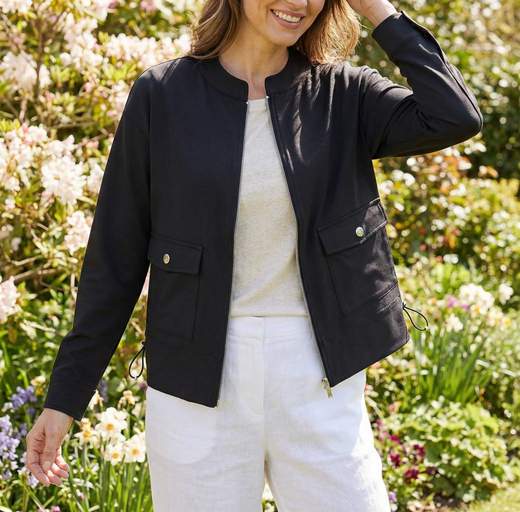 BARBARA LEBEK 56040062