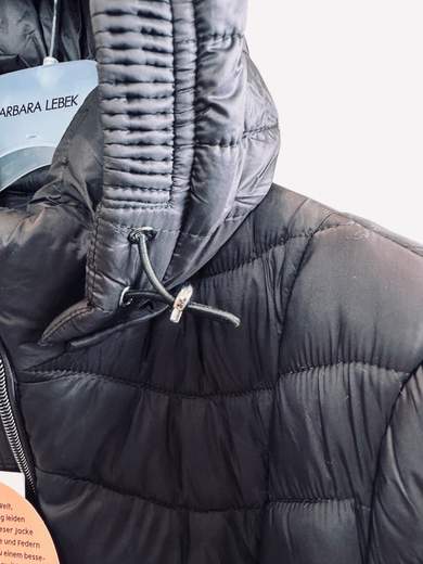 BARBARA LEBEK 31040052