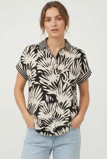 BARBARA LEBEK 56180062