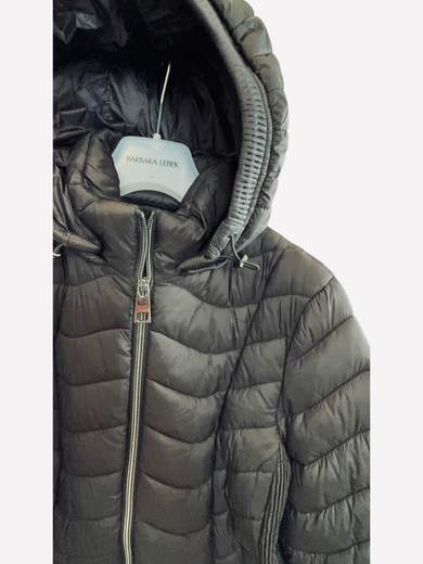 BARBARA LEBEK 31040052