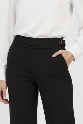 BARBARA LEBEK 35840052