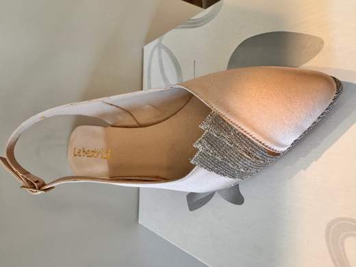 LE BEATRICI F1012