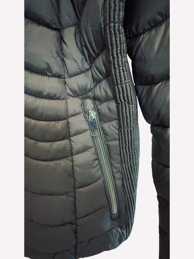 BARBARA LEBEK 31040052