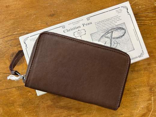 Christian Peau B004S 26