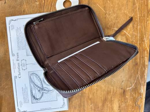 Christian Peau B004S 26