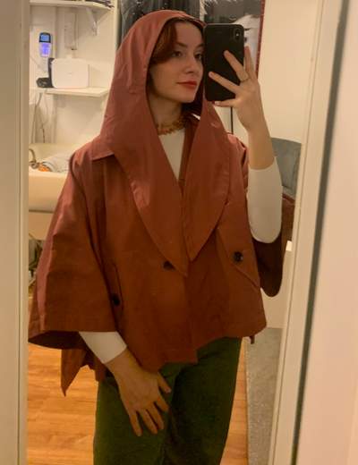 Giubbotto Impermeabile Corto Con Cappuccio Veronique Roses