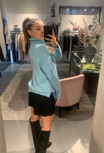 Shorts Neri Kartika