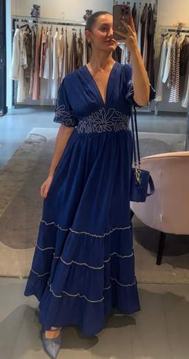 Abito Lungo Blu Con Ricami E Maniche A Palloncino Agatha