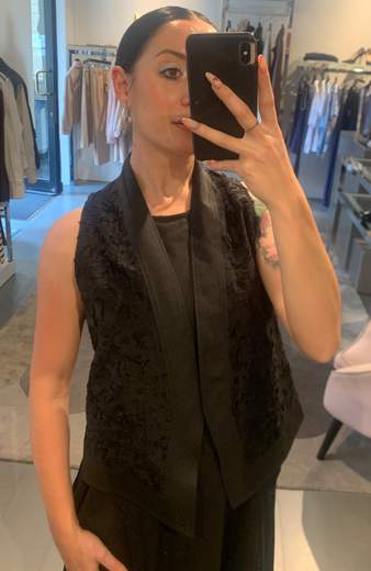 Gilet Devoré Con Bordo E Motivo Kartika