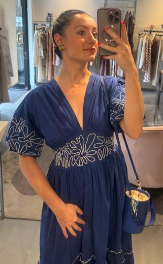 Abito Lungo Blu Con Ricami E Maniche A Palloncino Agatha