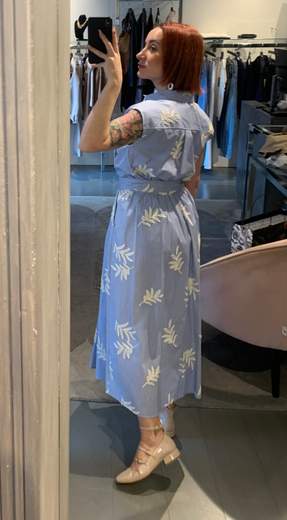 Camicia Senza Maniche Rigata Con Ricami Kartika