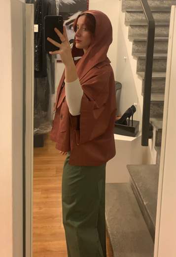 Giubbotto Impermeabile Corto Con Cappuccio Veronique Roses