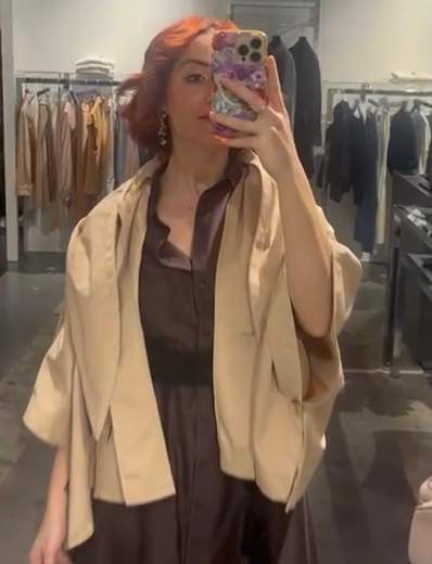 Giubbotto Impermeabile Corto Con Cappuccio Veronique Roses