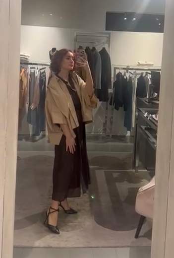 Giubbotto Impermeabile Corto Con Cappuccio Veronique Roses