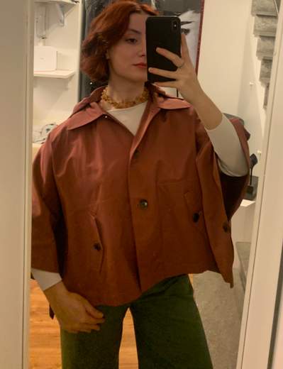 Giubbotto Impermeabile Corto Con Cappuccio Veronique Roses