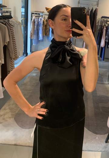 Camicia Smanicata Con Fiocco Carla G