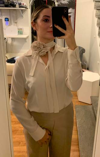 Camicia Classica Con Fiore Al Collo Giorgia Plus