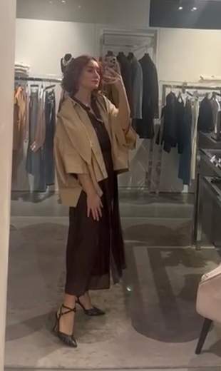 Giubbotto Impermeabile Corto Con Cappuccio Veronique Roses