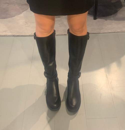 Stivali Pelle Con Cinturino Divine Follie