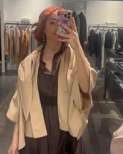 Giubbotto Impermeabile Corto Con Cappuccio Veronique Roses