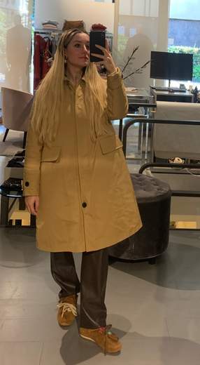 VERONIQUE ROSES CAPPOTTINO