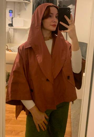 Giubbotto Impermeabile Corto Con Cappuccio Veronique Roses