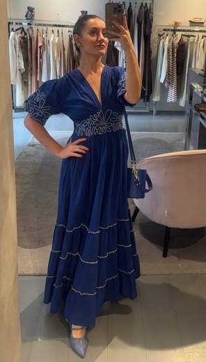 Abito Lungo Blu Con Ricami E Maniche A Palloncino Agatha