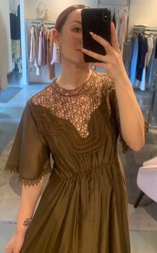 Abito Lungo Con Balza Ed Inserti In Pizzo Anitie