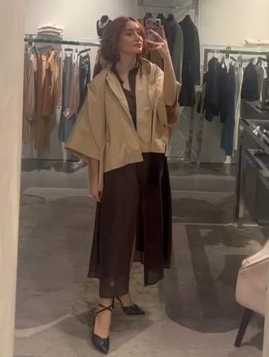 Giubbotto Impermeabile Corto Con Cappuccio Veronique Roses