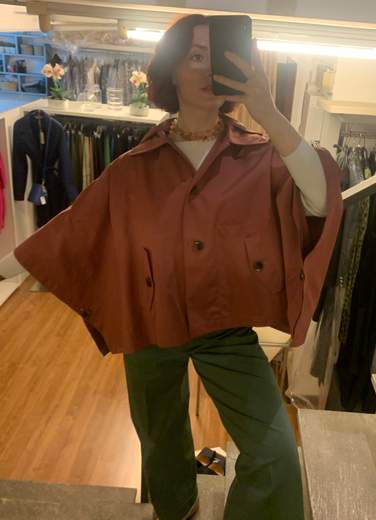 Giubbotto Impermeabile Corto Con Cappuccio Veronique Roses