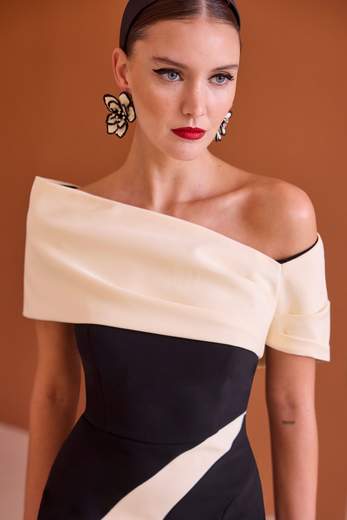 CARLA RUIZ 52546