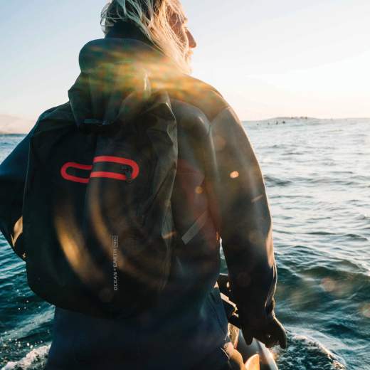 OCEAN&EARTH Travel Light Waterproof backpack