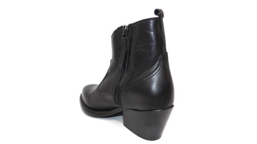 Stivaletto giovanile in pelle 24353