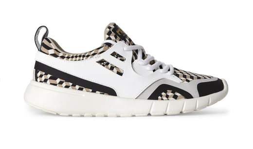 MOA SNEAKERS