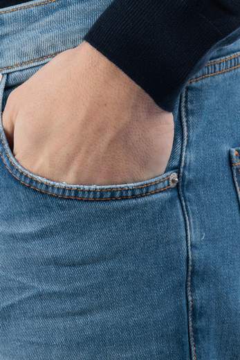 DIFFERENT JEANS UOMO