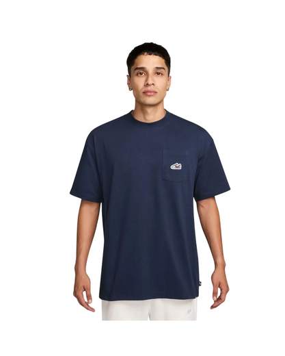 NIKE U NSW TEE M90 SNKR PTCH PKT