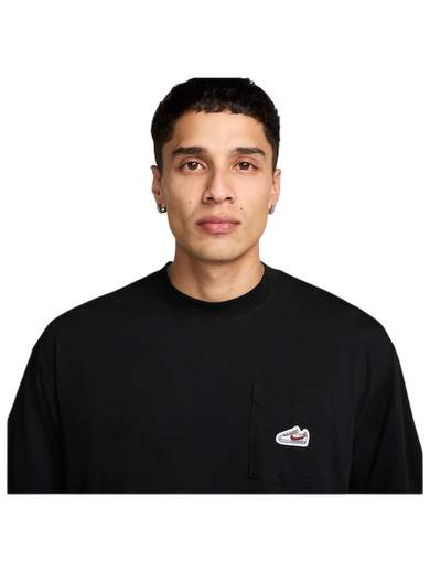NIKE U NSW TEE M90 SNKR PTCH PKT