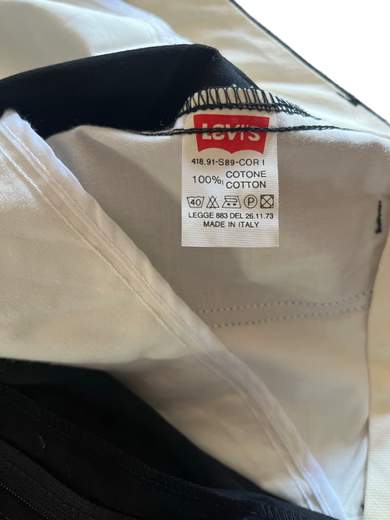 LEVI’S COLLEGE CHINOS