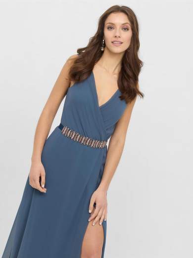 dressed in blue veneno Vestidas de azul (TV Mini Series 20232024)