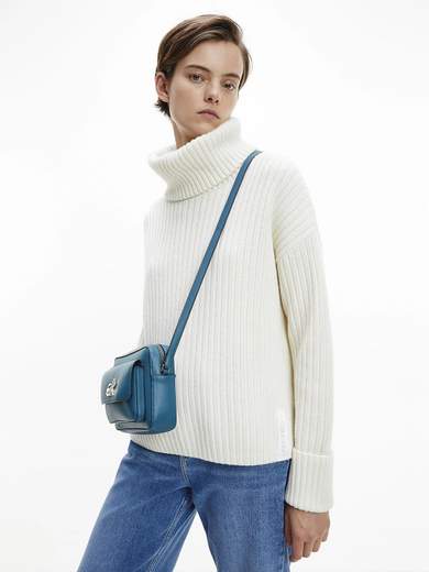 CALVIN KLEIN 3218