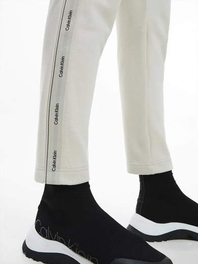 CALVIN KLEIN 3238